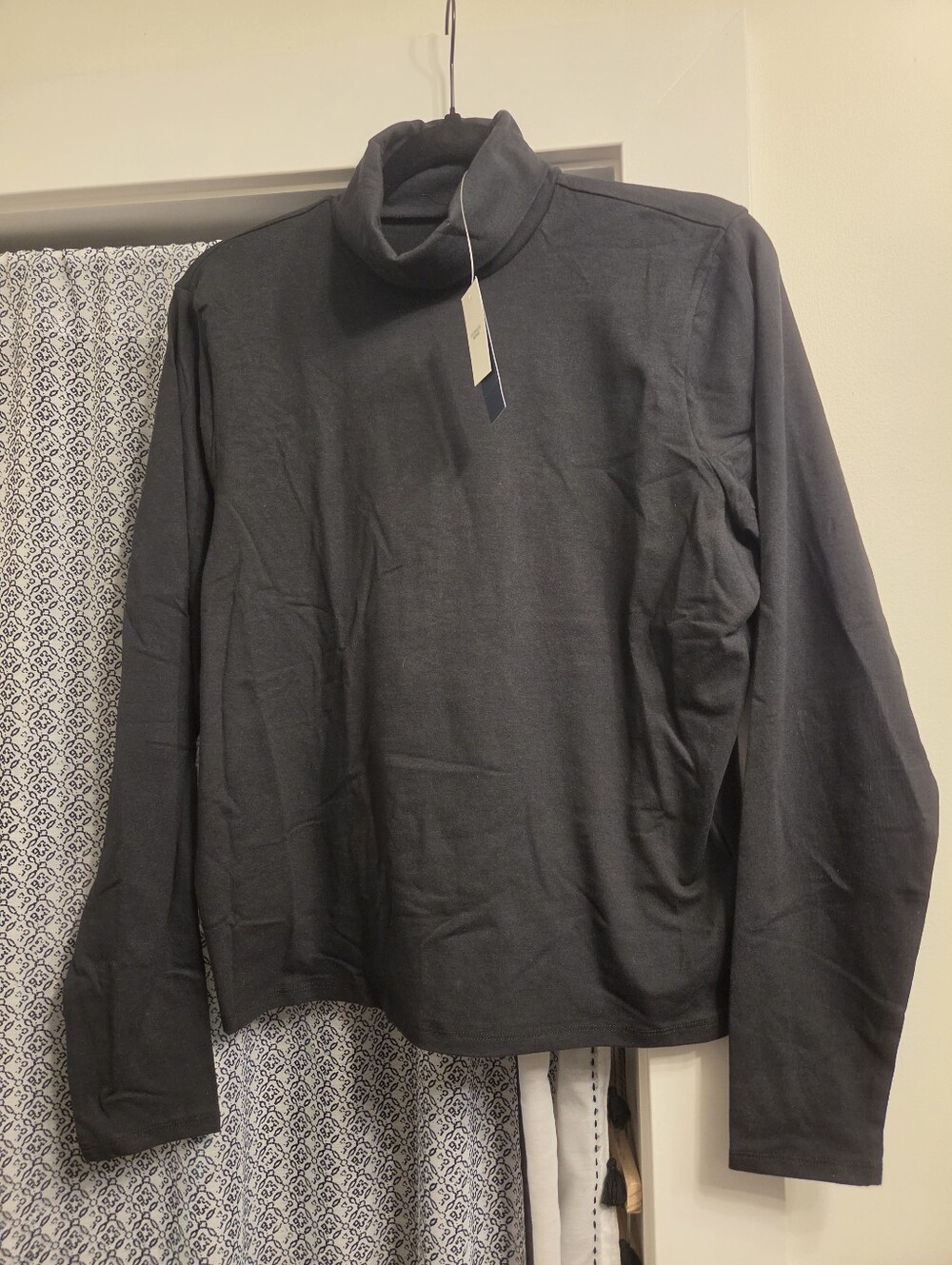 Hollister Black Turtleneck XXL NWT